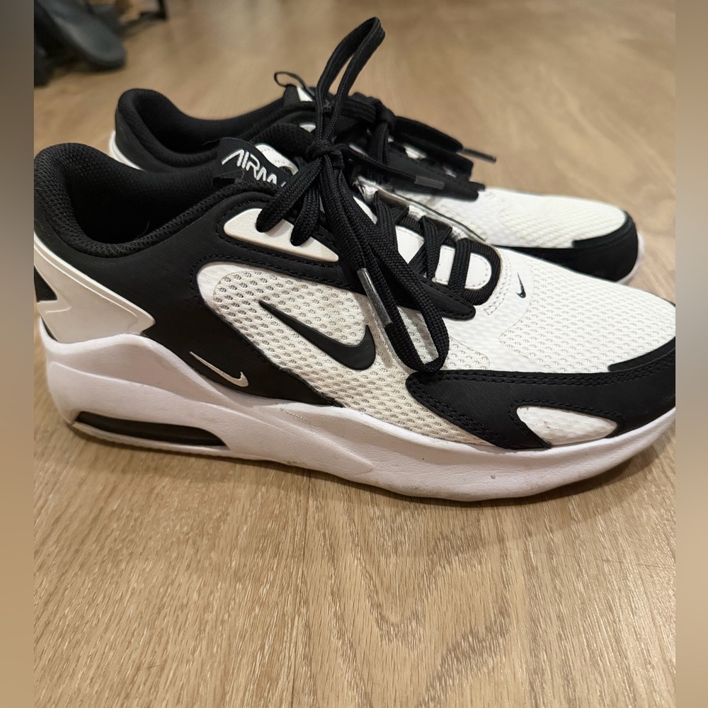 Nike Air Max Black and White Athletic Shoes